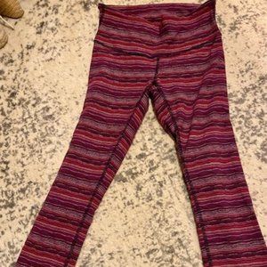 Size 4 Lululemon leggings, wonder under, mid rise, striped
